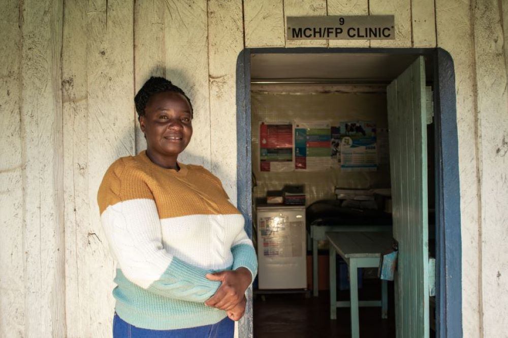 Η Lydia στον χώρο, όπου δέχεται τις γυναίκες